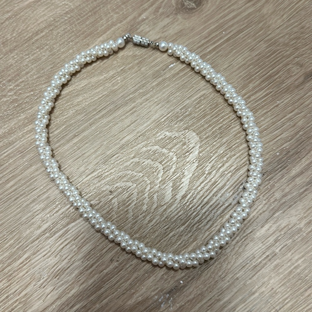 Vintage pearl necklace